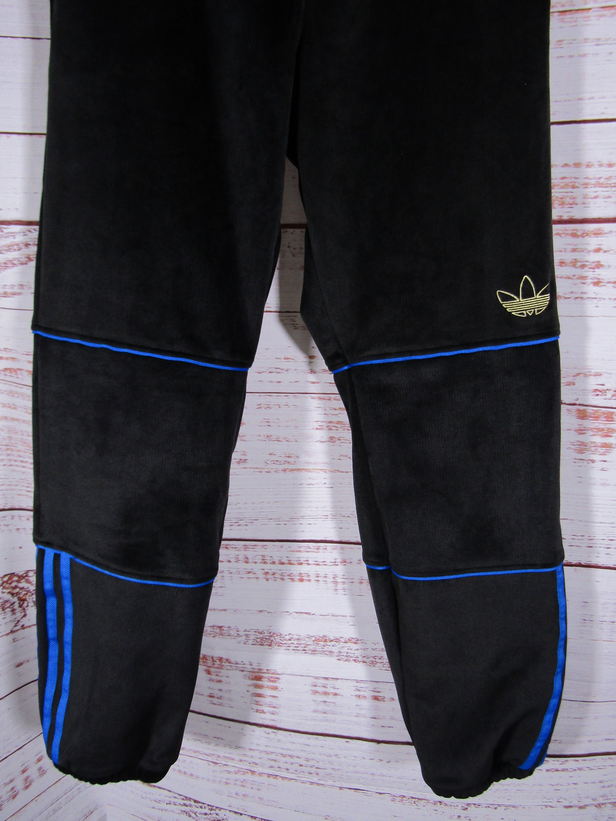 adidas Tyshawn Men's Black Velour Track Pants Size XS HN1843