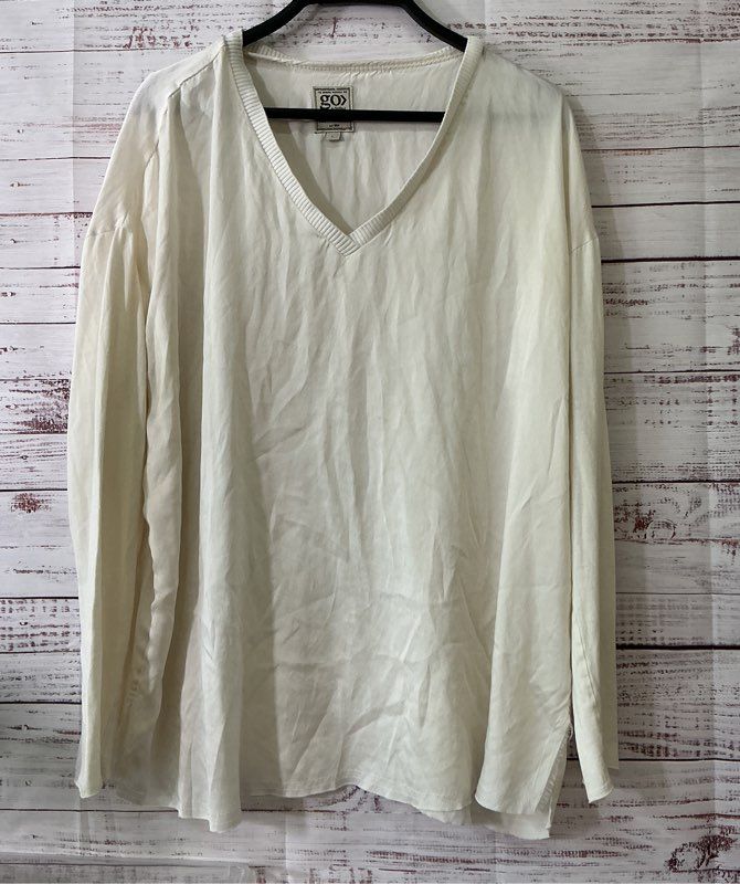 Women's Go Silk Ivory Silk V Top Size L Retail $358