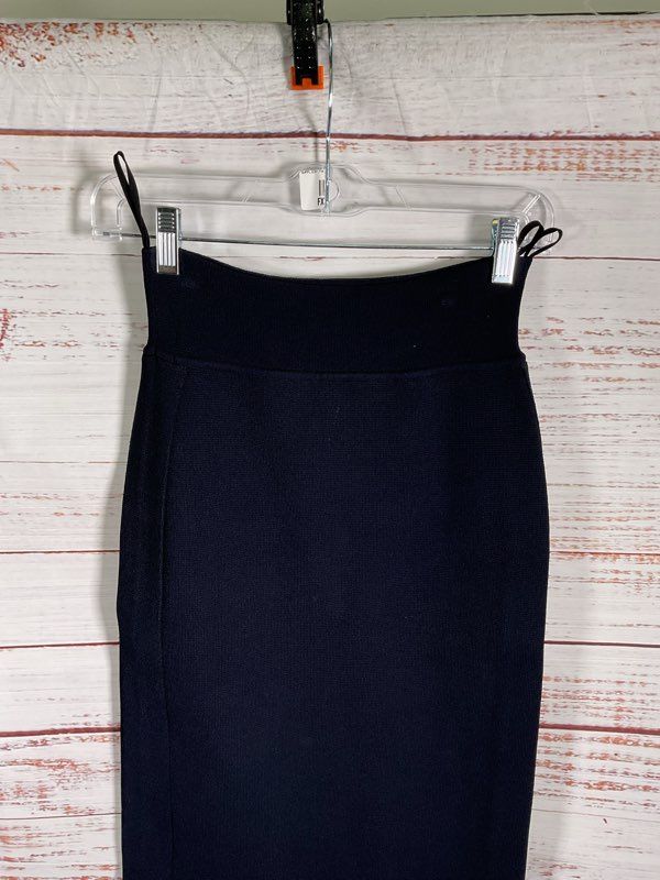 Scanlan Theodore Navy Blue Knit Skirt Size Small Women's