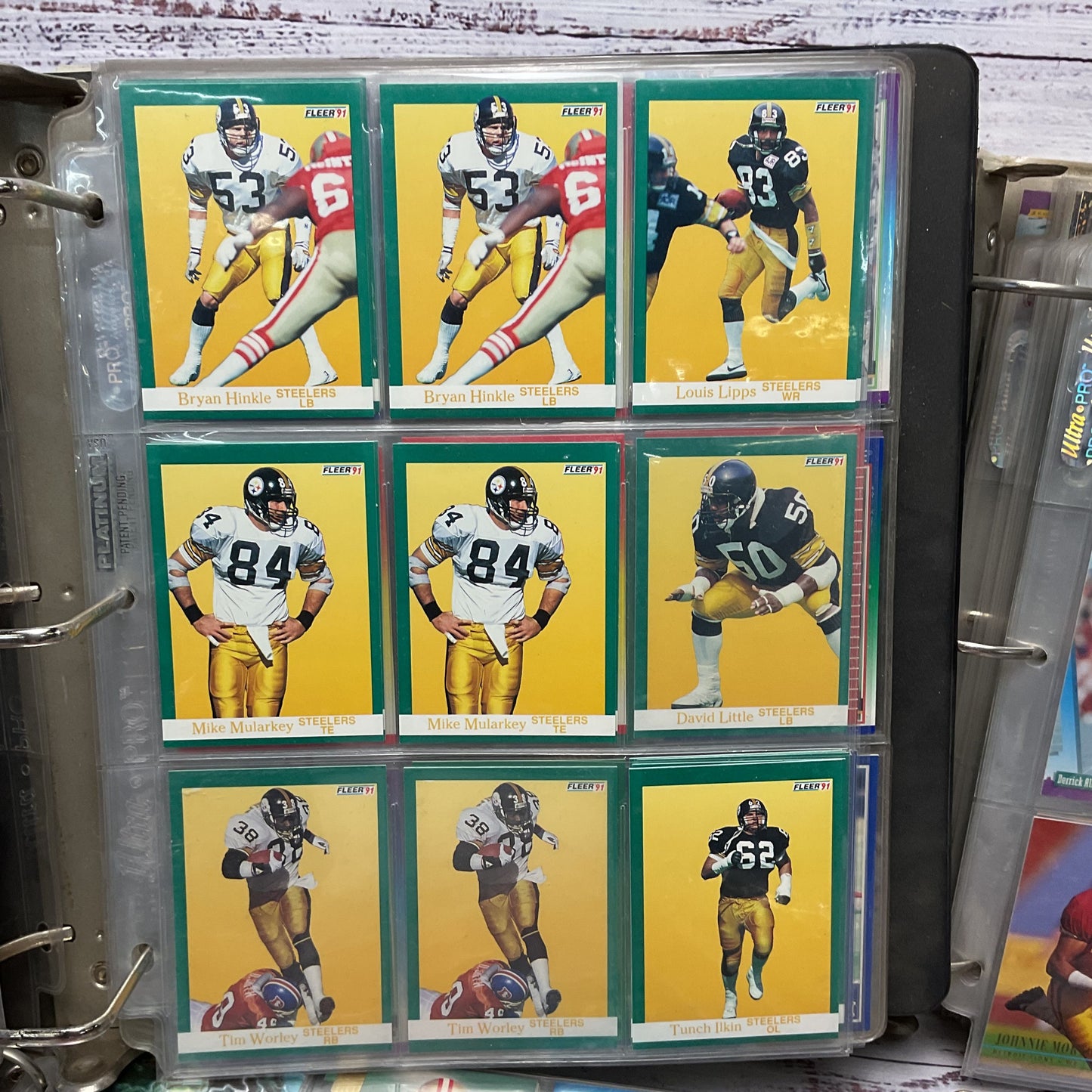 NFL Mixed Football Trading Card Lot ~940 Cards 4 Binders