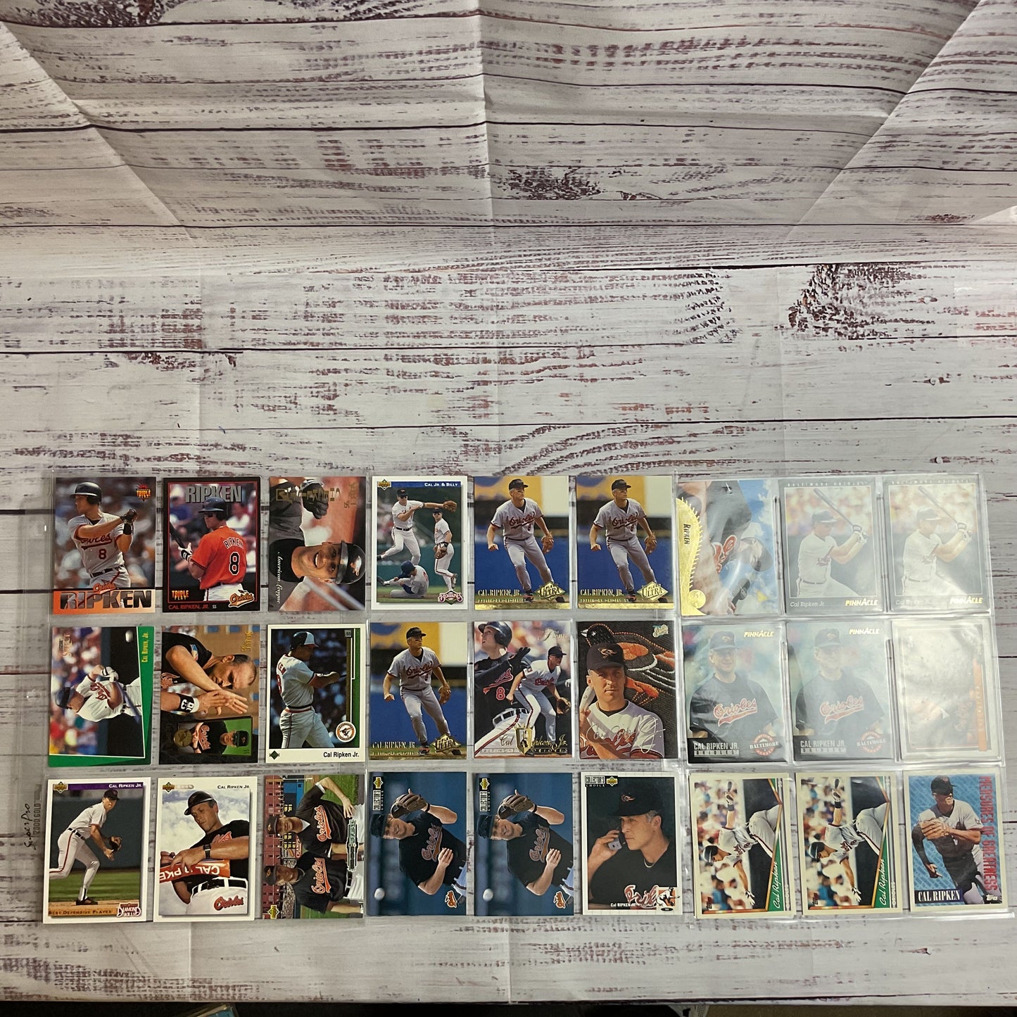 114 CAL RIPKEN JR. MLB Baseball Cards- IN GOOD CONDITION!!!!