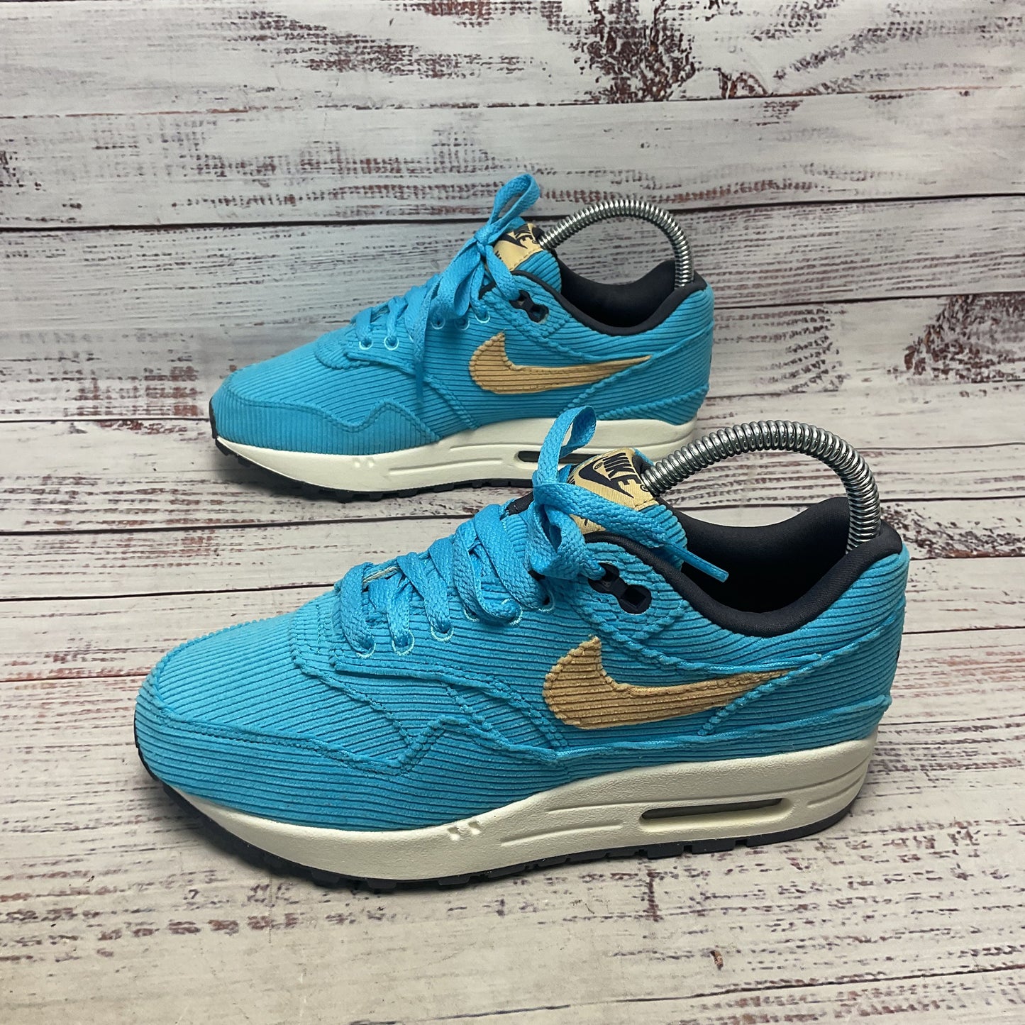Nike Air Max 1 Baltic Blue Sneaker Corduroy Shoe Boys Youth Size 4