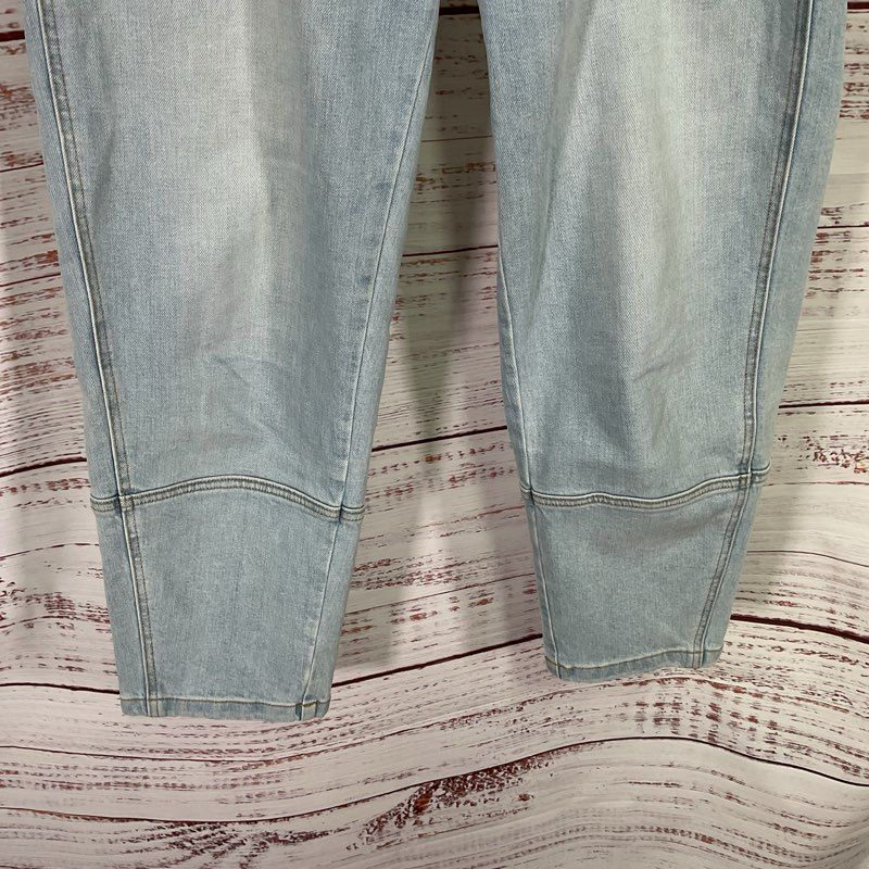 Everlane Light Blue Denim Utility Barrel Jeans - Size 28 Regular