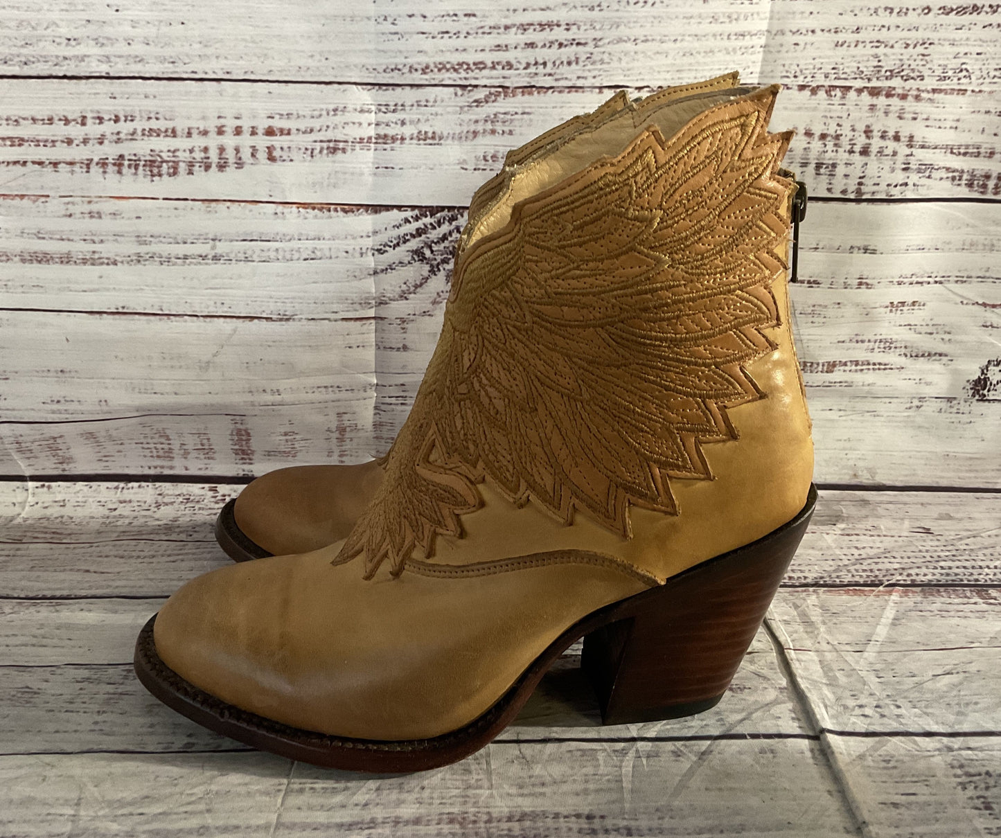 Lucchese Embroidered Eagle Wing Leather Ankle Booties Tan 7