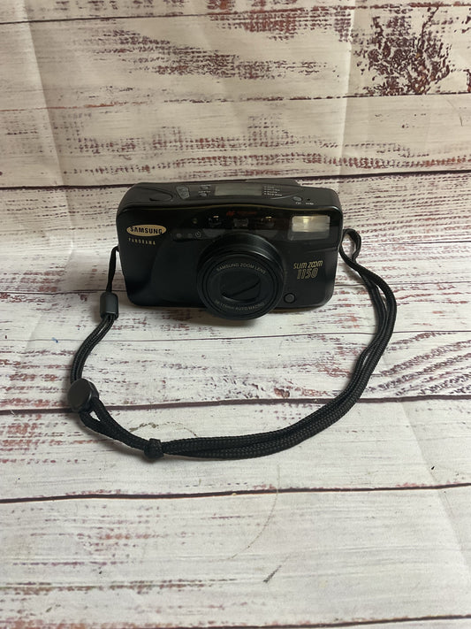 Samsung Panorama Slim Zoom 1150 Camera with Case Untested