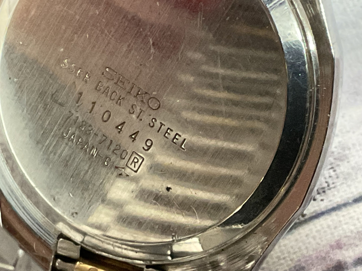 SEIKO 21773-7120 Two Tone 7.5" Navy Blue Dial Day Date Watch- NEEDS BATTERY