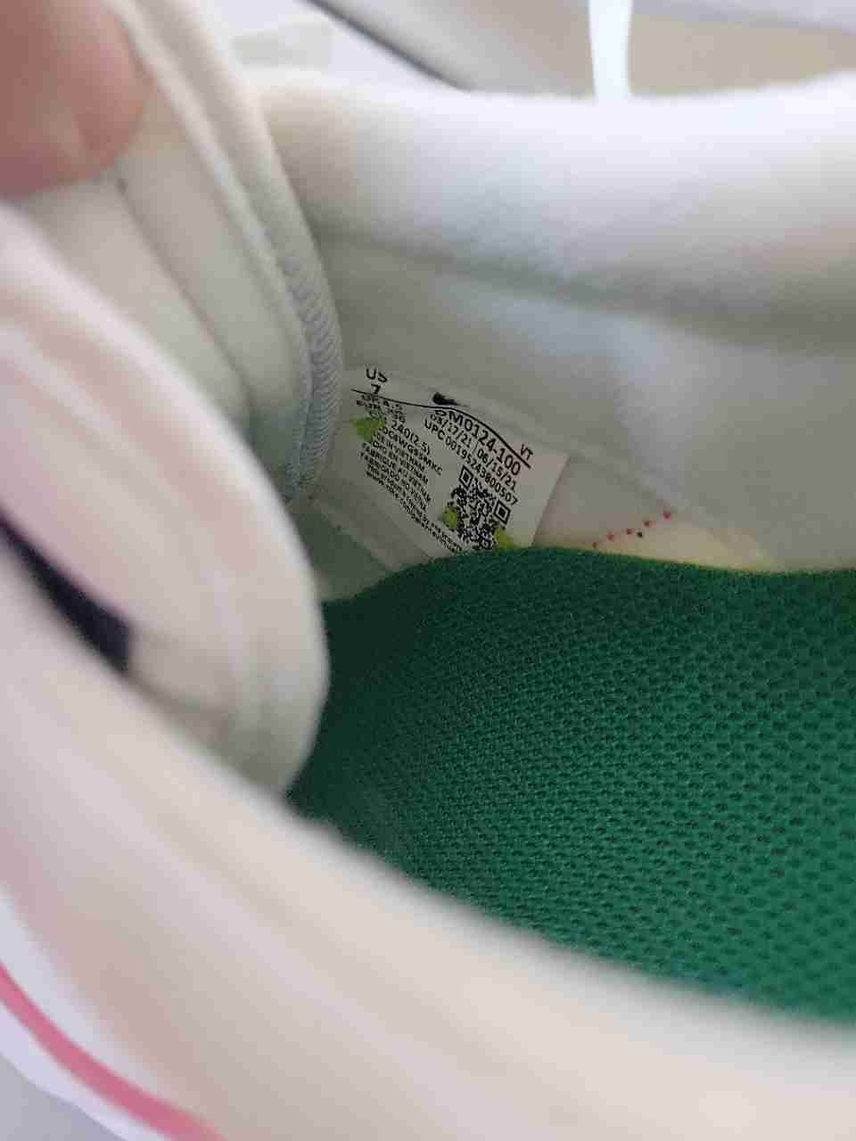 NWOB Women's Nike Air Max Pre Day Running Sneaker Size 7