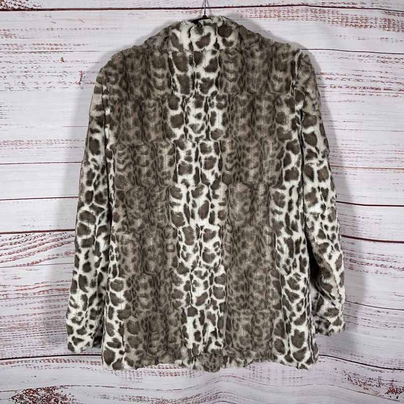 Dennis Basso White/Gray Snow Leopard Print Faux Fur Jacket - Size M