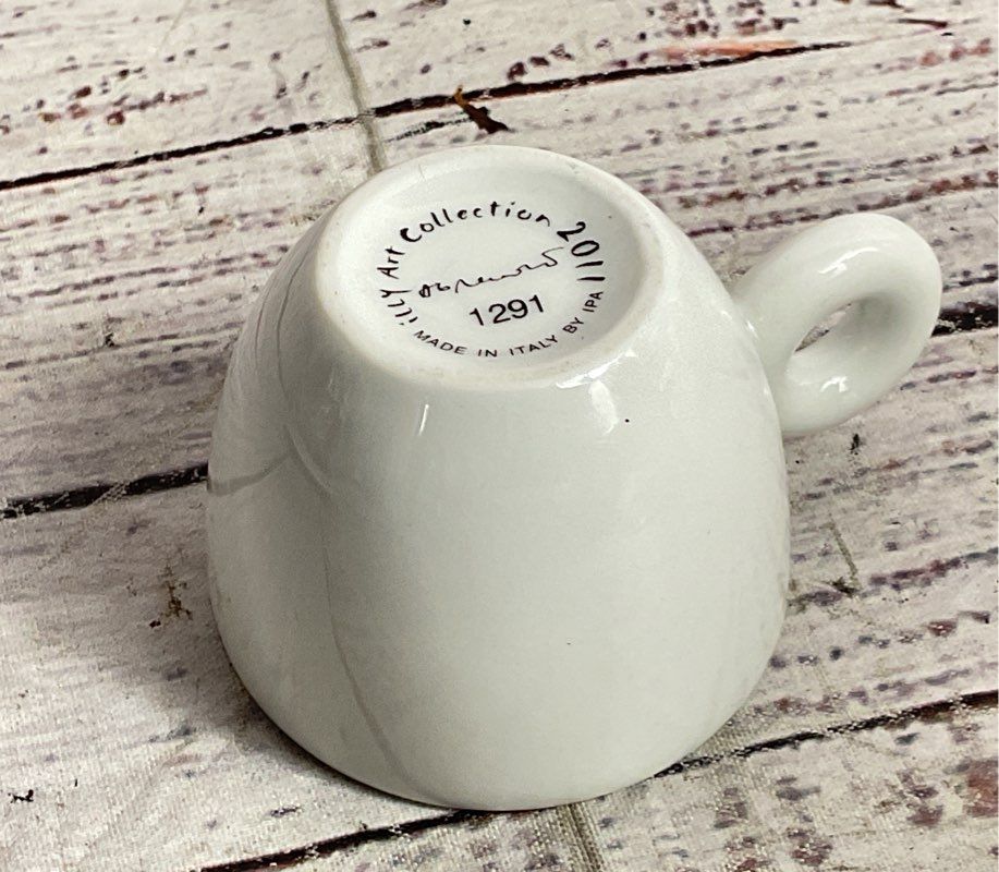 Illy Art Collection Marina Abramovic MOCA 2011 Cup Saucer Espresso White