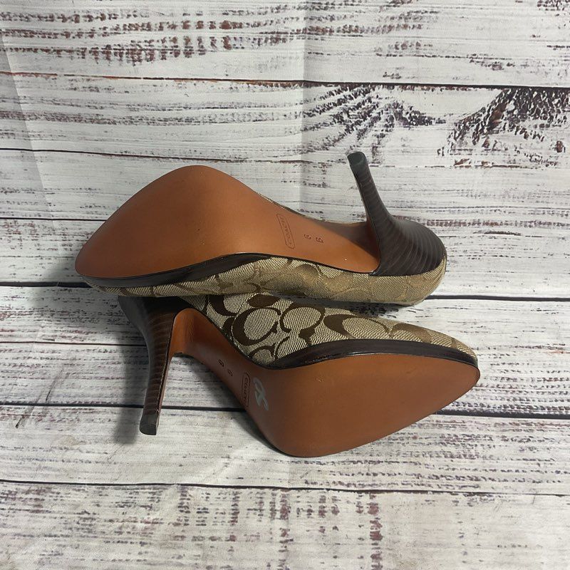 Coach Caya Signature C All-Over Brown Pump Heel Women 6