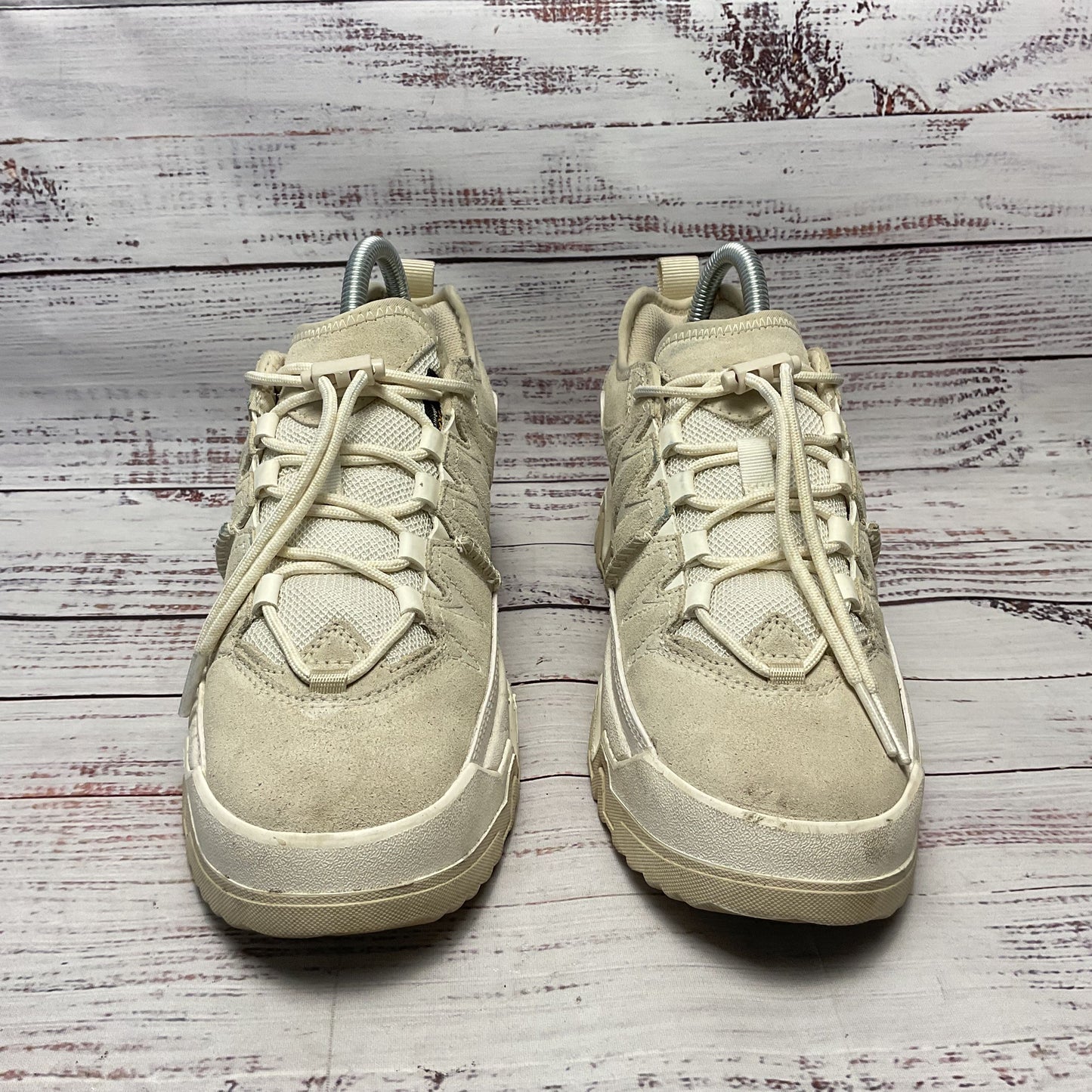 Ugg CapTrail Beige Low Suede Sneaker Shoe Women Size 7