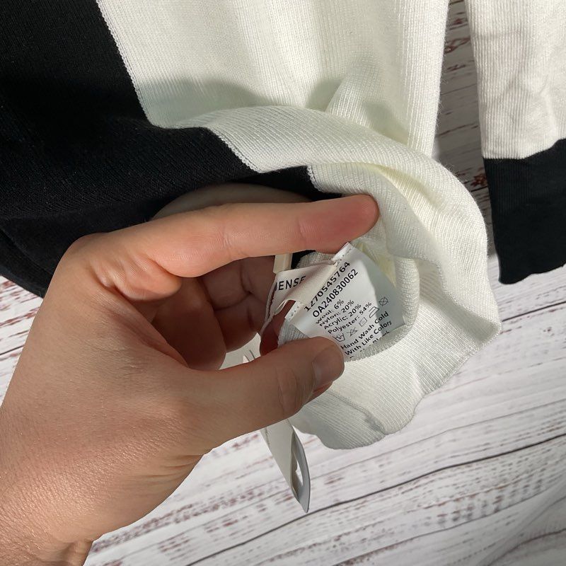 NWT Commense 50/50 Black and White Mockneck Sweater - Size in Desc.