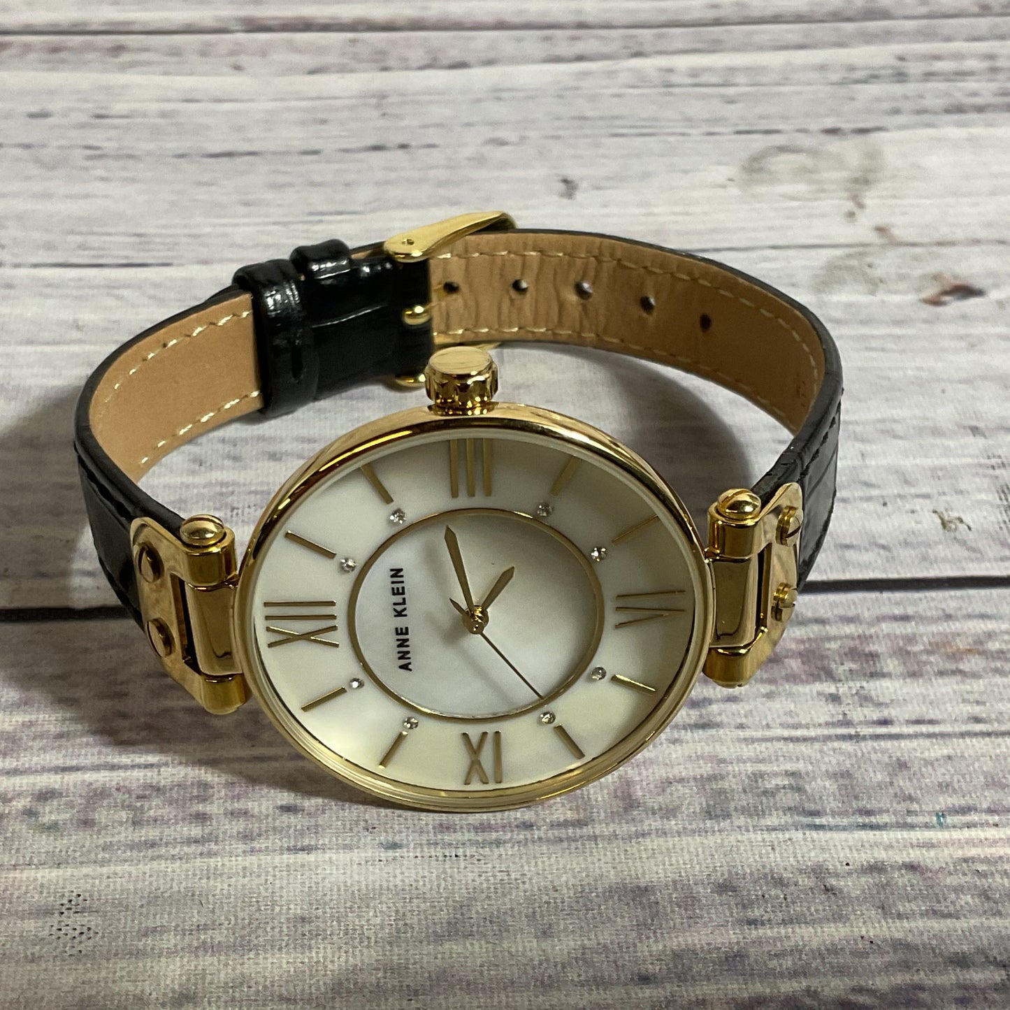 ANNE KLEIN AK3228 Women's Gold Tone Black Leather Embossed Band