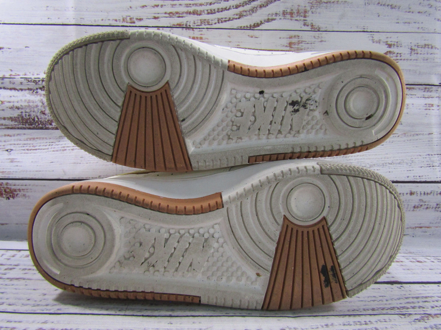 Nike Nike Gamma Force White Athletic Shoe Women 9