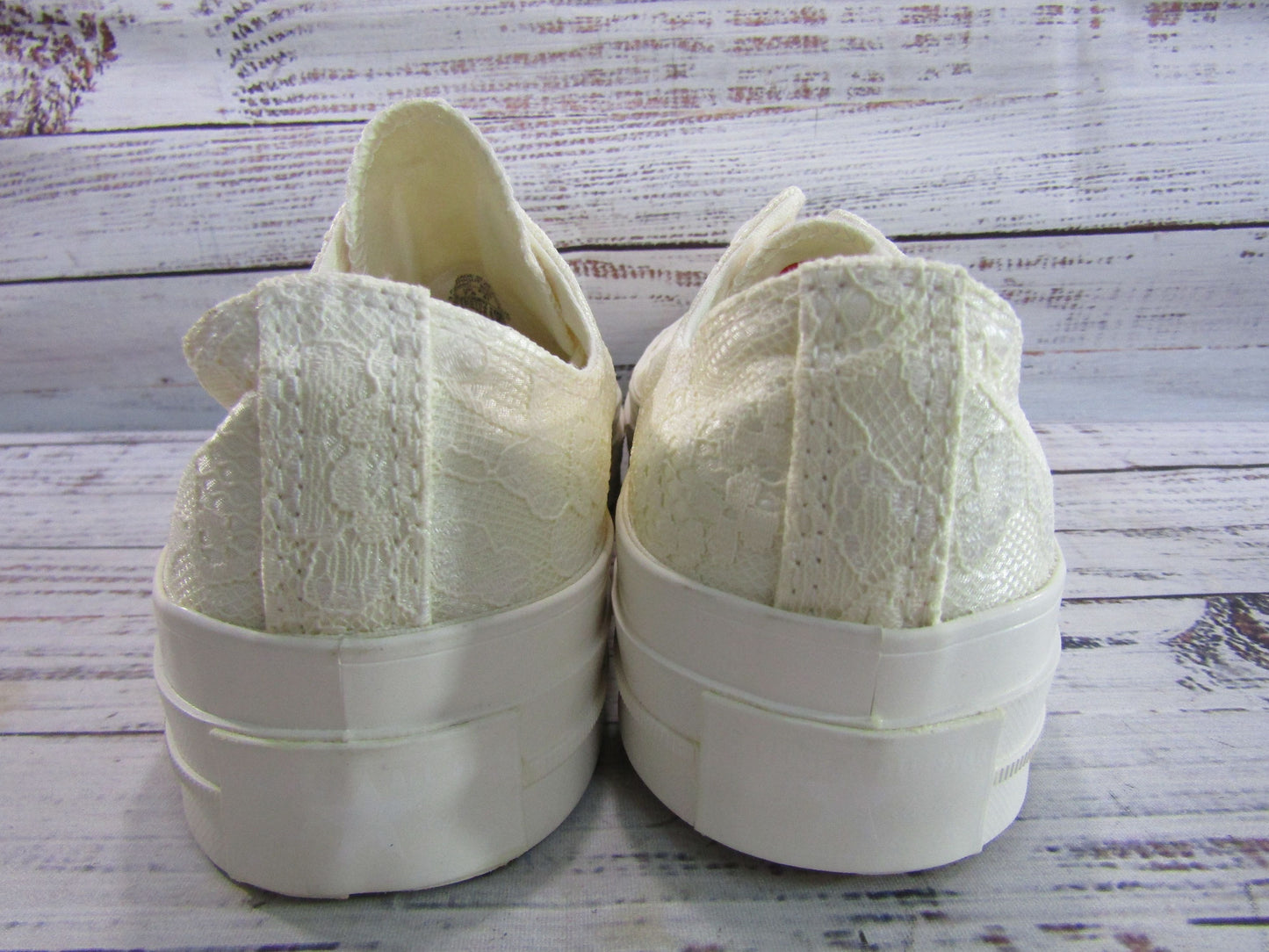Converse Chuck 70 Ox Women's Vintage White Floral Lace Low Top Sneakers A13666C