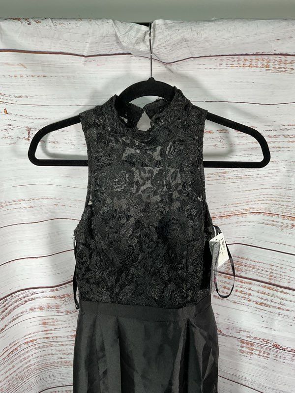 NEW Aqua Women's Black Lace Floral Top Long Gown Dress Size 2