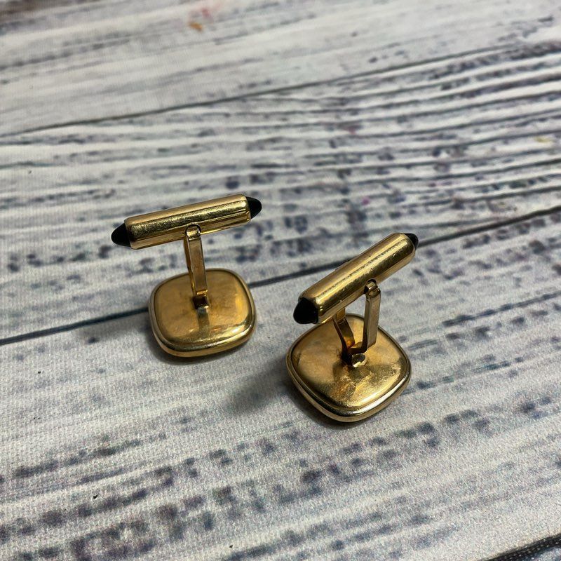 VTG. Krementz Gold Tone Onyx Signed Metal Cufflinks