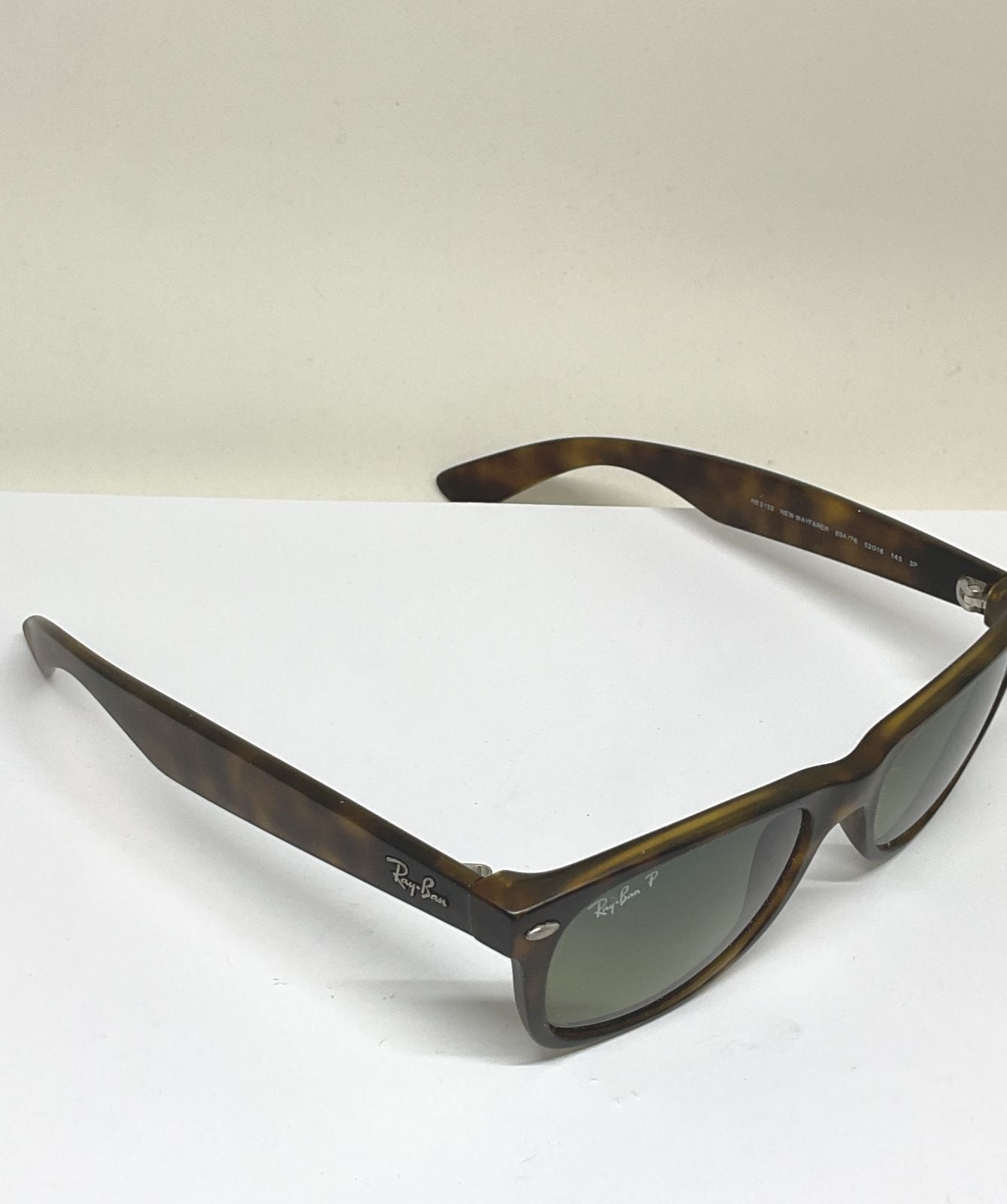 Ray Ban RB2132 Wayfarer Tortoise Polarized Sunglasses Size 145 Italy