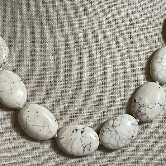 24.5mm Magnesite 22" Beaded Necklace