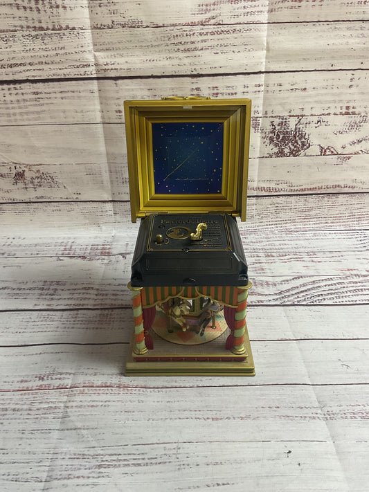 Vintage Sankyo Carousel Music Box Pierrot De Pierre 1998 Japan WORKING