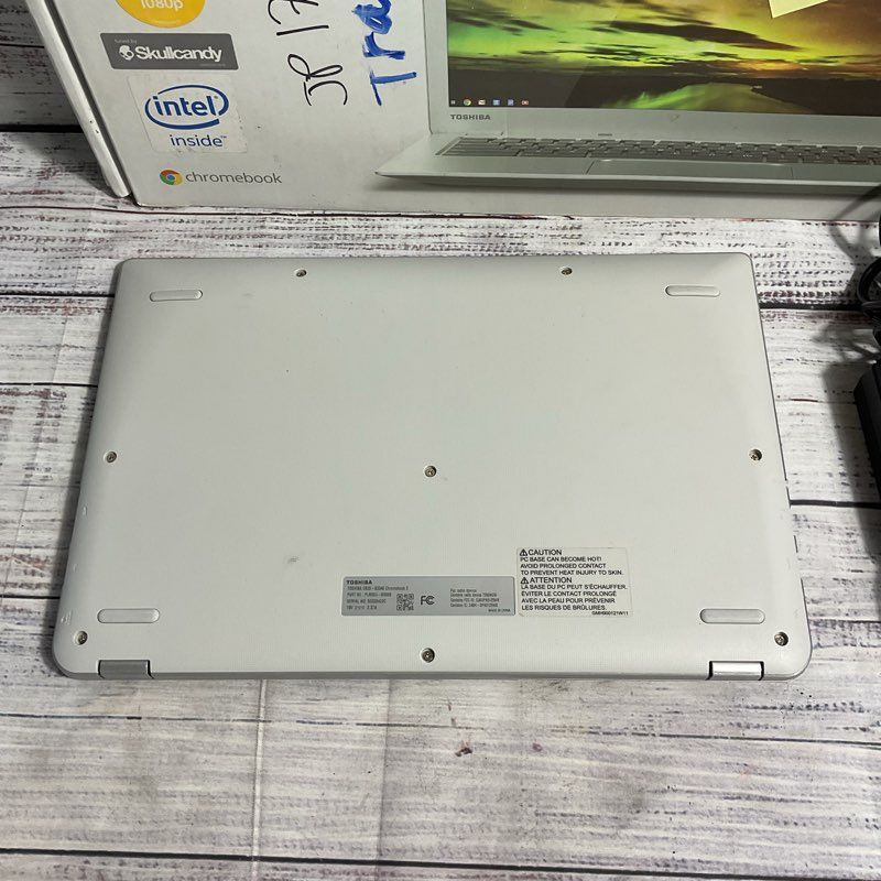 Toshiba Chromebook 2 CB35-B3340 Silver 13" Laptop in OG Box, Works