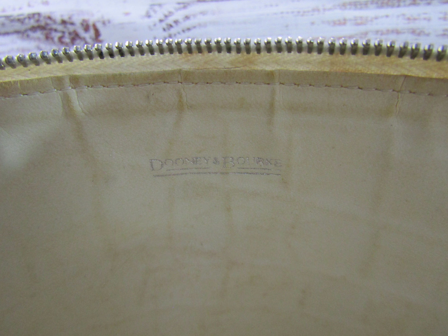 Vintage Dooney & Bourke Womens White Leather Croc Embossed Handbag Made in Italy