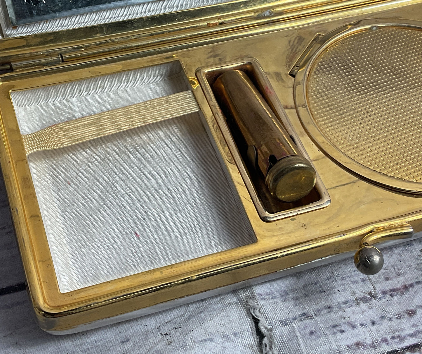 Vintage Lucite Make Up Carryall Compact Pearlescent White
