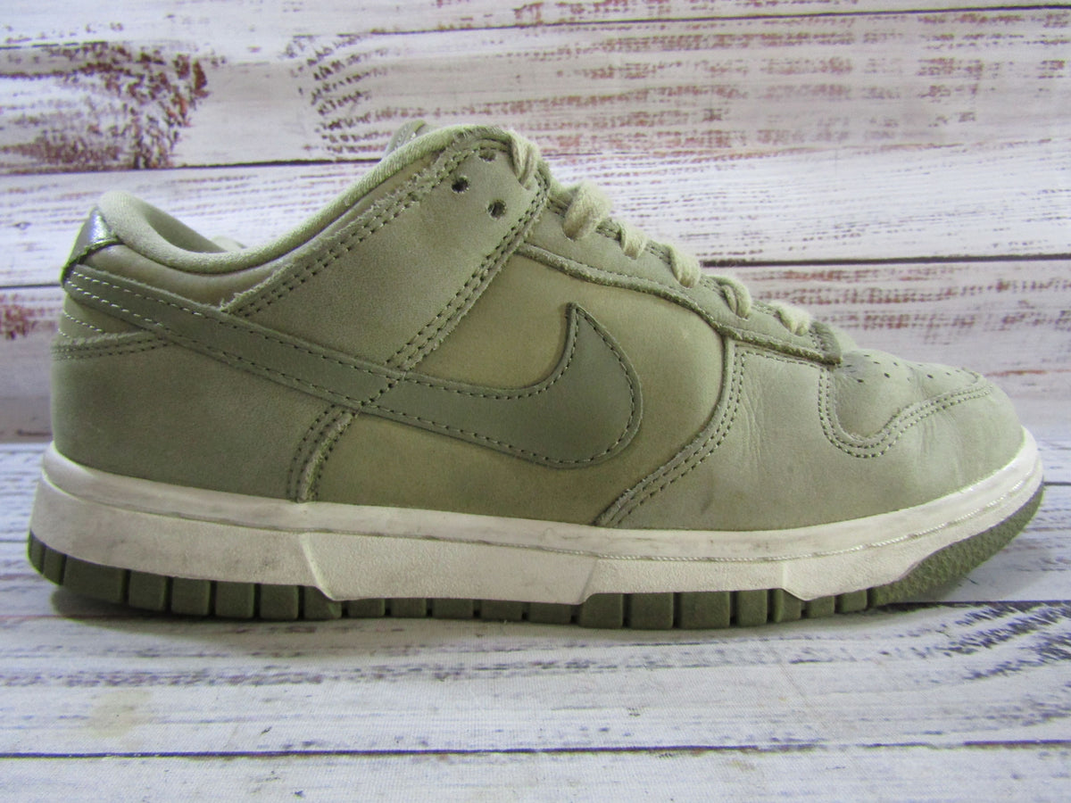 Nike Dunk Low PRM Women's Neutral Olive Low Top Sneakers Size 6.5 DV7415-200