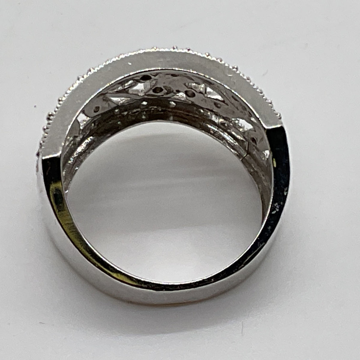 10K White Gold & Diamond Filigree SZ 7.25 Ring- 4.77g