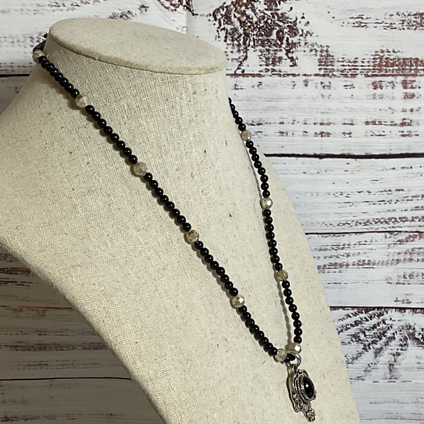 VTG. Sterling Silver Clasp & Pendant Onyx Beaded 18" Necklace