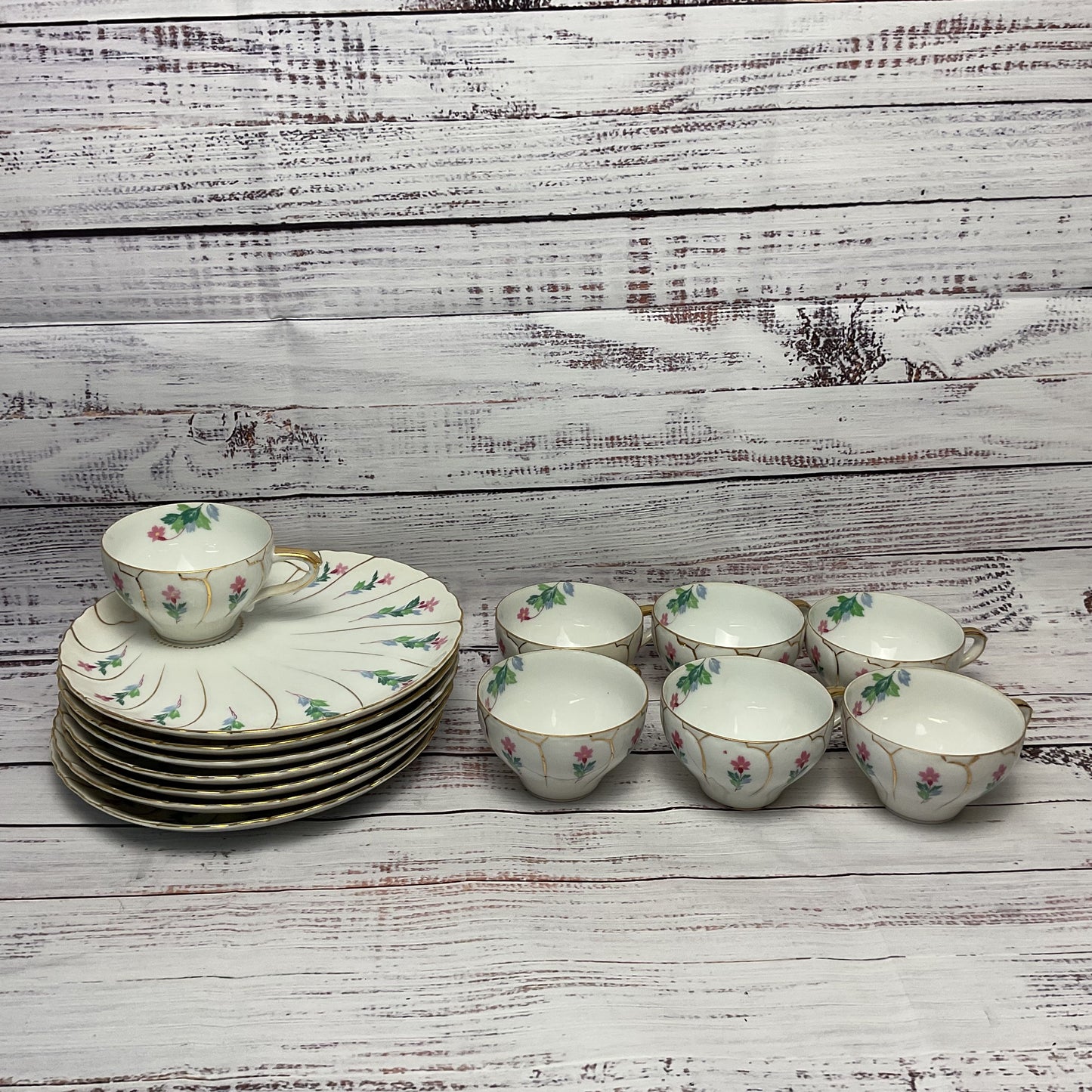 Giftcraft Teacup Off Center Large Saucer Plate Floral Design Lot Of 7 2/2