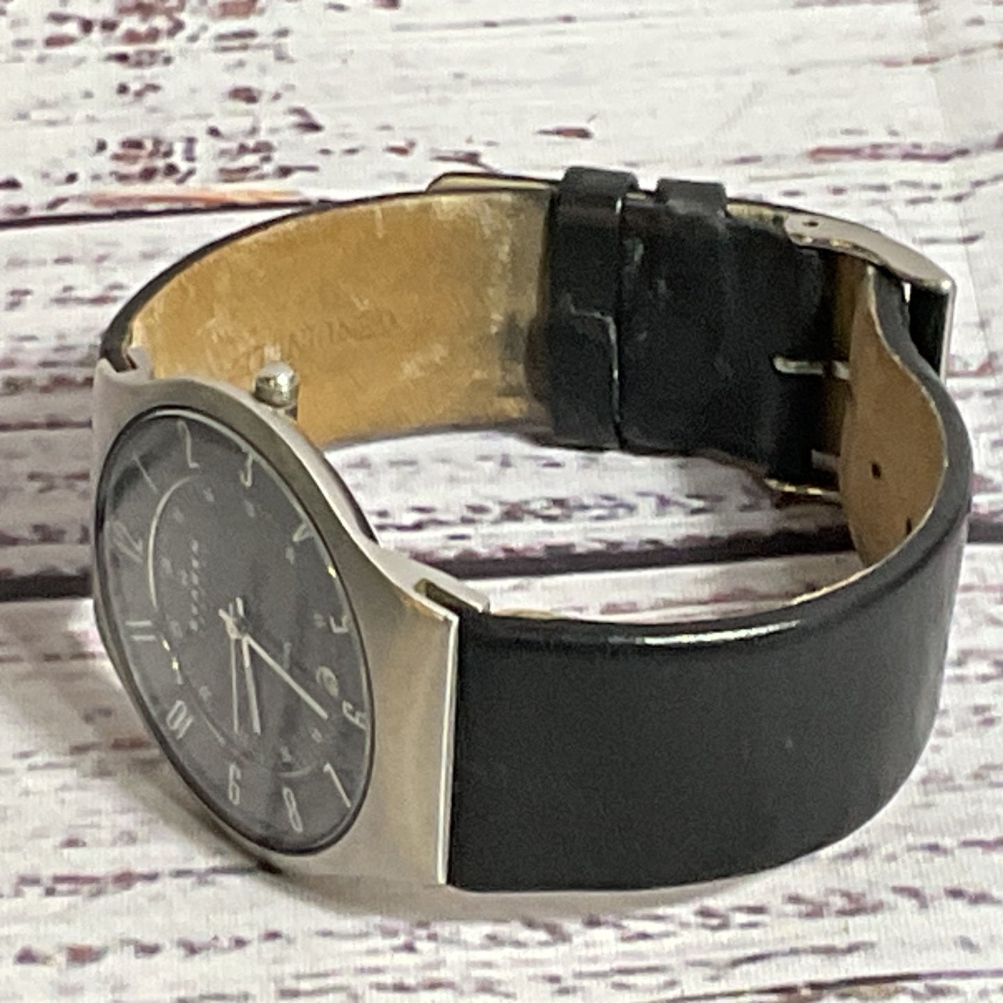 SKAGEN 233XXLSLB Men's Black Dial Black Leather Band Watch (NEEDS BATTERY)