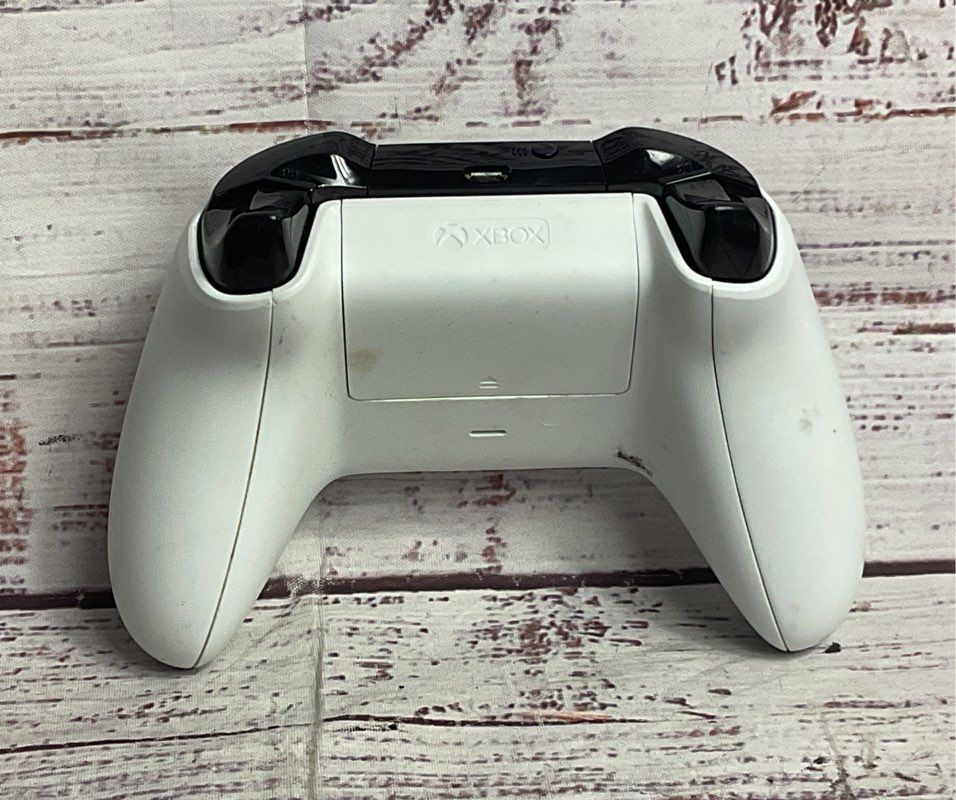 Microsoft XBox One Set of 2 Wireless Controllers Black White