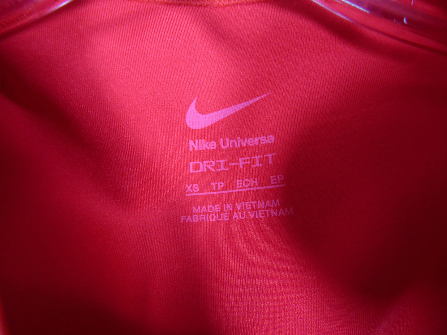 Nike Universal Women's Light Crimson Dri-Fit Short Sleeve Top Size XS IO1271-696