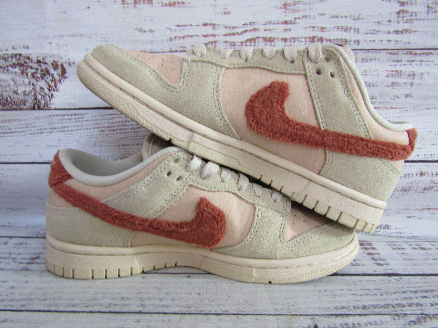 Nike Dunk Low Terry Swoosh Women's Low Top Sneakers Size 6 DZ4706-200