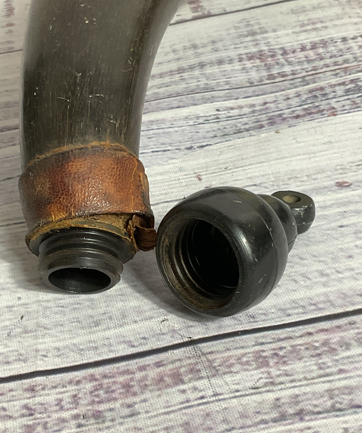 VTG./ANTIQUE Powder Horn 17"- MISSING STRAP