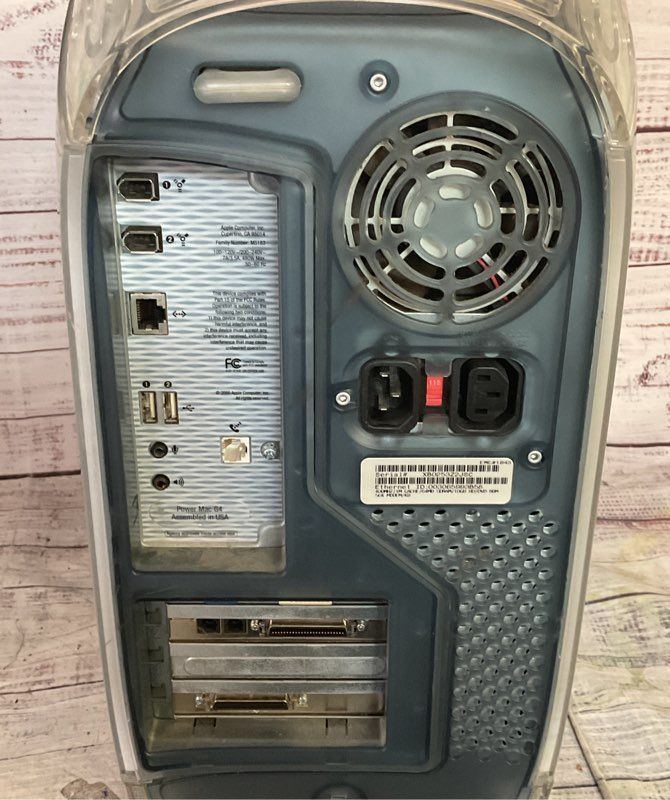 Apple Vintage Studio Display 17" CRT Monitor Power Mac G4 Tower Graphite