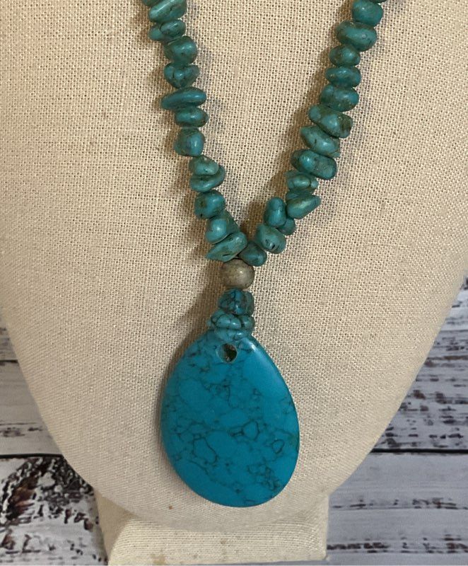 TURQUOISE Beaded Vintage Necklace