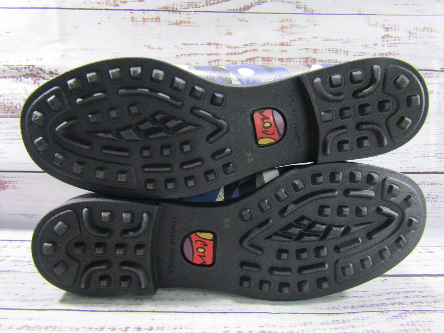 Icon Women's Blue Geometric Print Sneakers Size 11