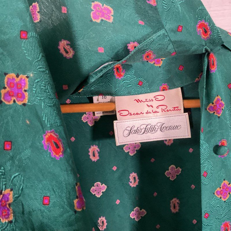 VTG. Oscar De La Renta Green Floral Cape Shoulder Silk Blouse Blouse - Size 10