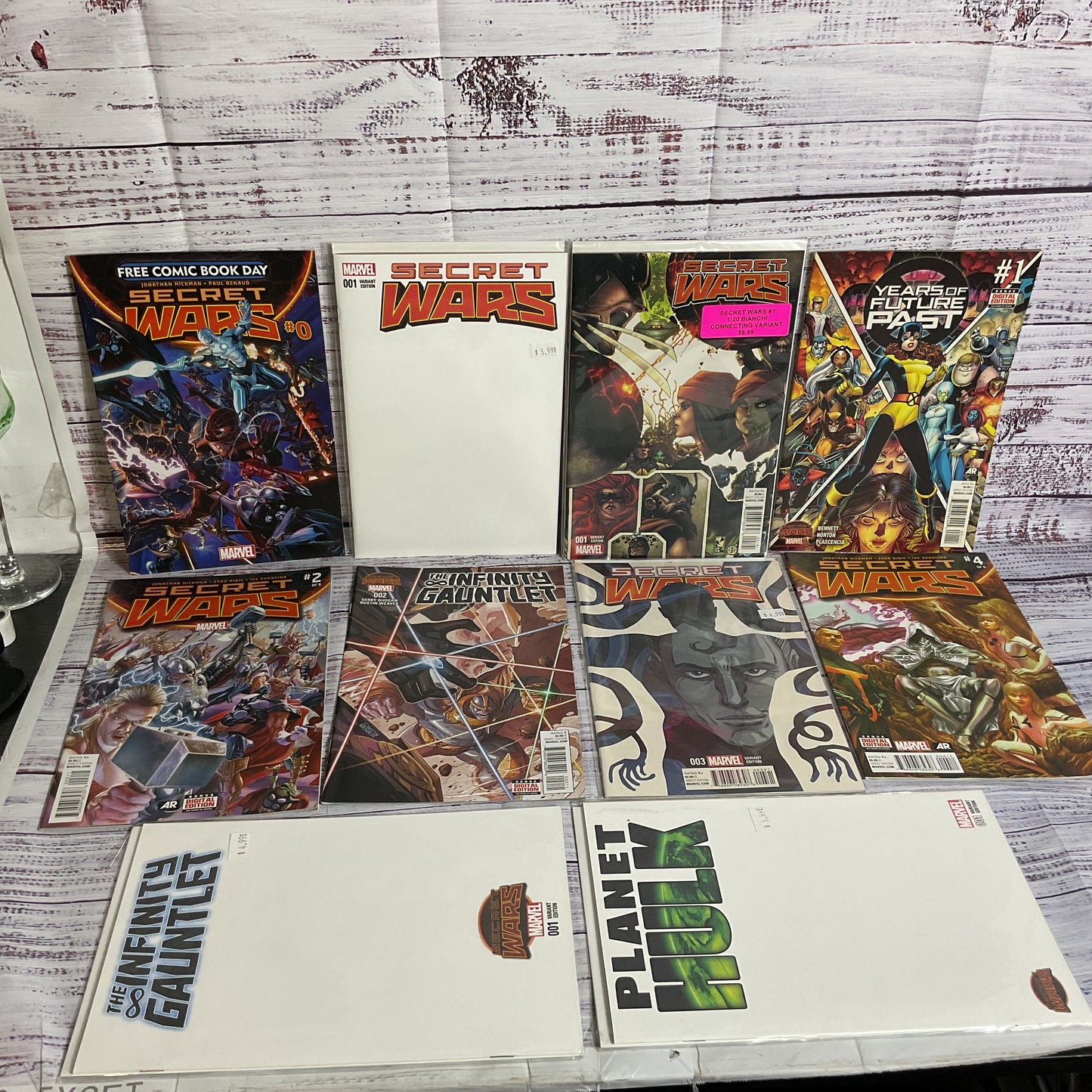 Set of 10 MARVEL Secret Wars Comic Magazines