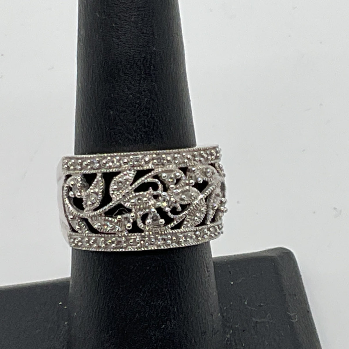 10K White Gold & Diamond Filigree SZ 7.25 Ring- 4.77g