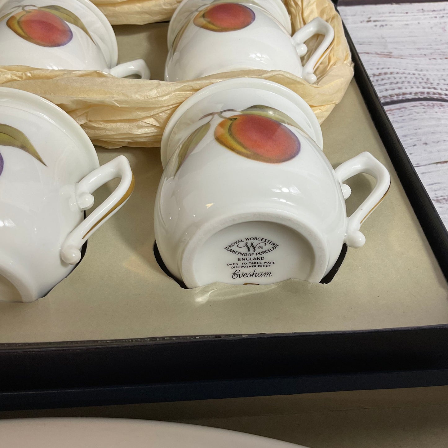 VTG. ROYAL WORCESTER Evesham Pot De Creme Chocolat with Oval Serving Tray