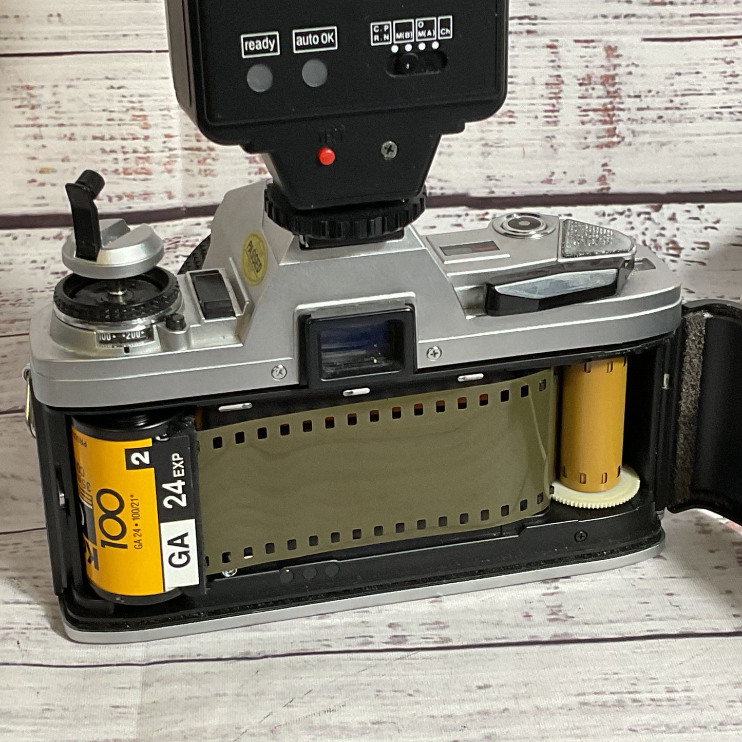 MINOLTA X-370 SLR 35mm Film Camera w/ Minolta MD 50mm f/1.7 Lens & Sunpak Flash