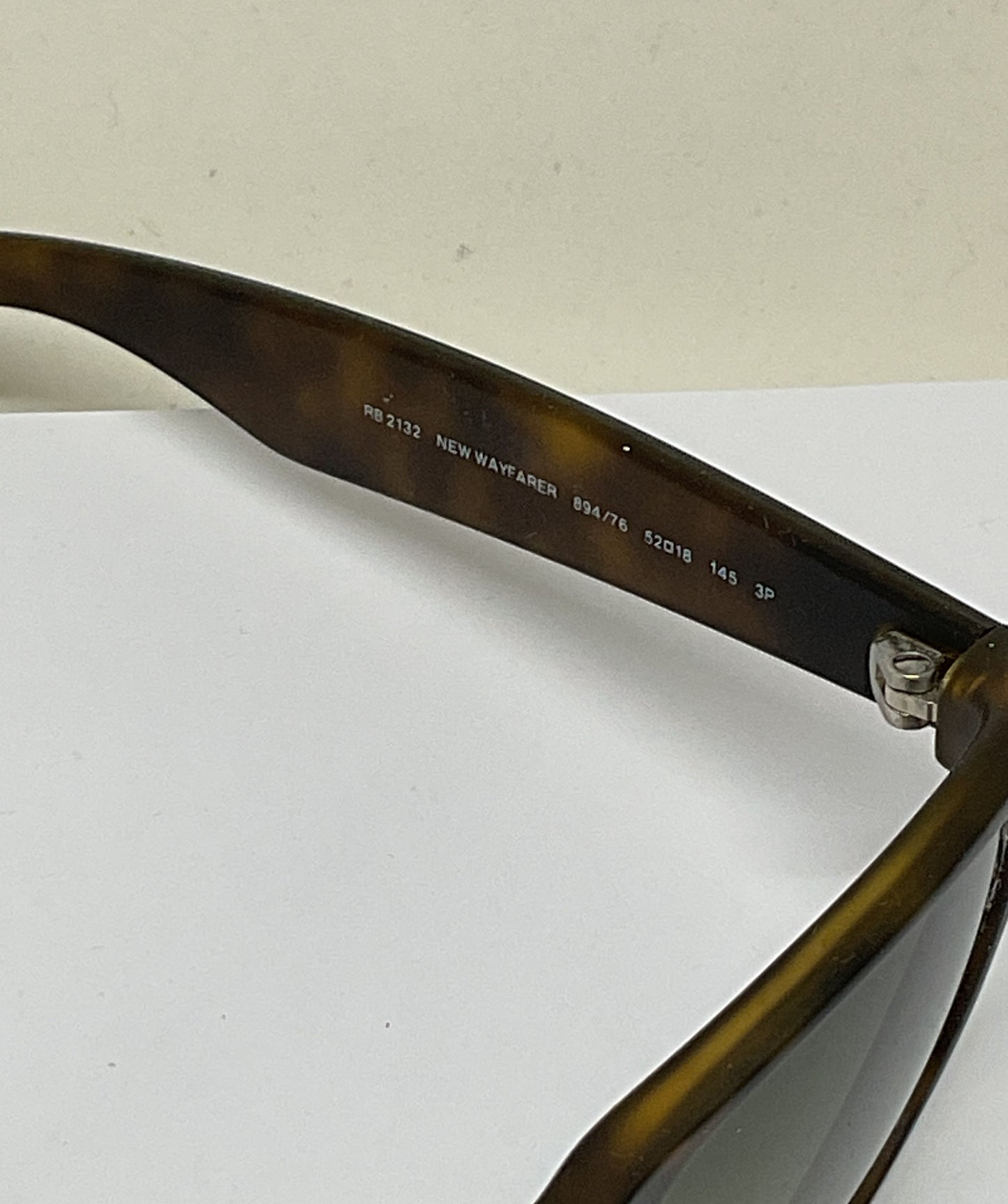 Ray Ban RB2132 Wayfarer Tortoise Polarized Sunglasses Size 145 Italy