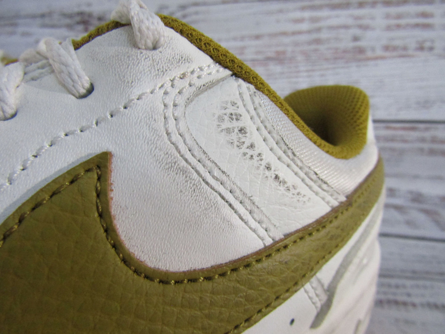 Nike Nike Gamma Force White Athletic Shoe Women 9