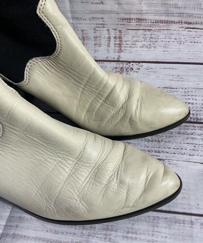 FRYE LILA Sock Short Ankle Boots Women's Size 8.5 Pull On Pointed Toe Off White