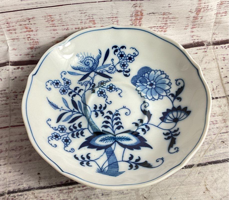 Blue Danube Blue Onion Pattern Porcelain Cup Saucer Creamer Set Blue White