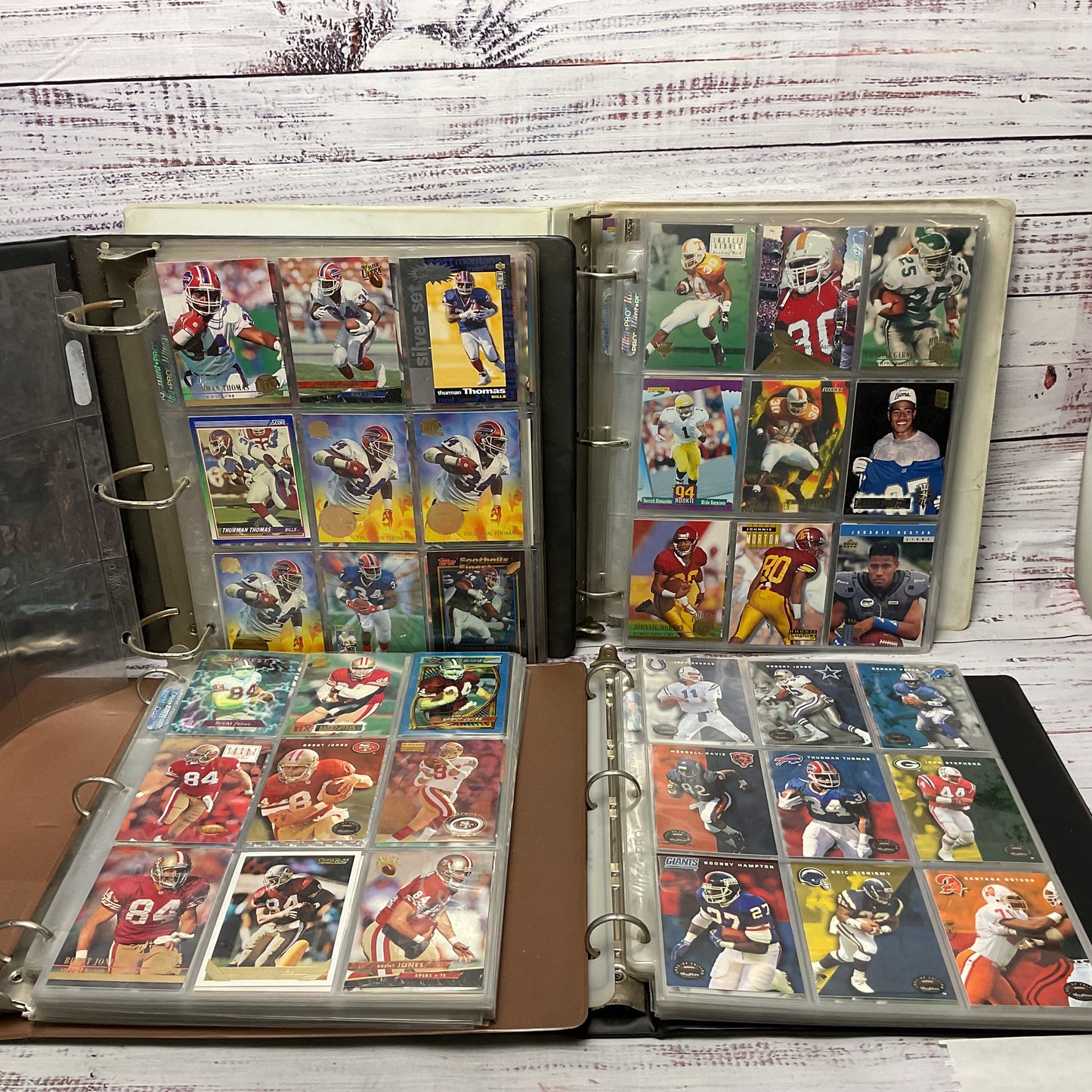 NFL Mixed Football Trading Card Lot ~940 Cards 4 Binders