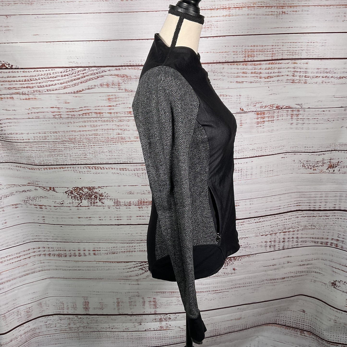 Lululemon Emerge Renewed Grey Herringbone Black Jacket - Size 6